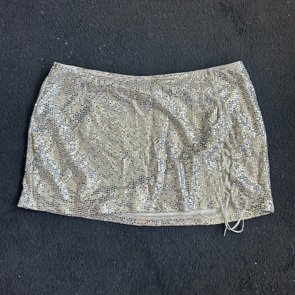 Urban Outfitters Mini white and silver sequin sparkly skirt #rave #festival
